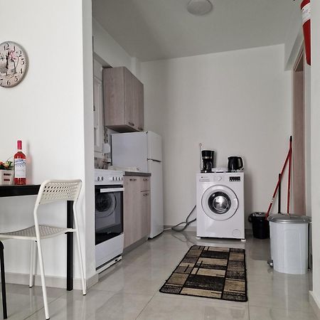 By The Sea Apartment Peraia  Ngoại thất bức ảnh