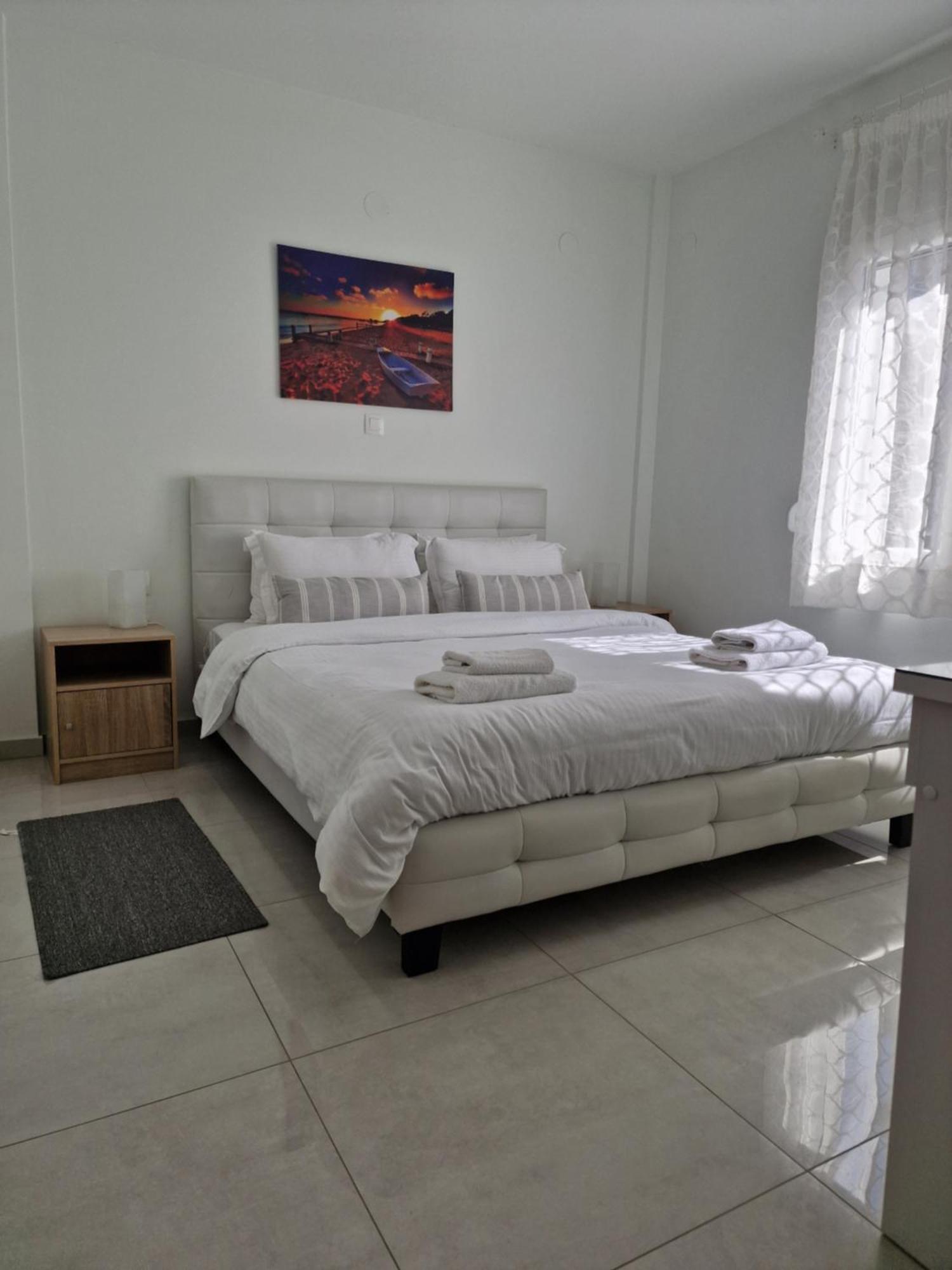 By The Sea Apartment Peraia  Ngoại thất bức ảnh